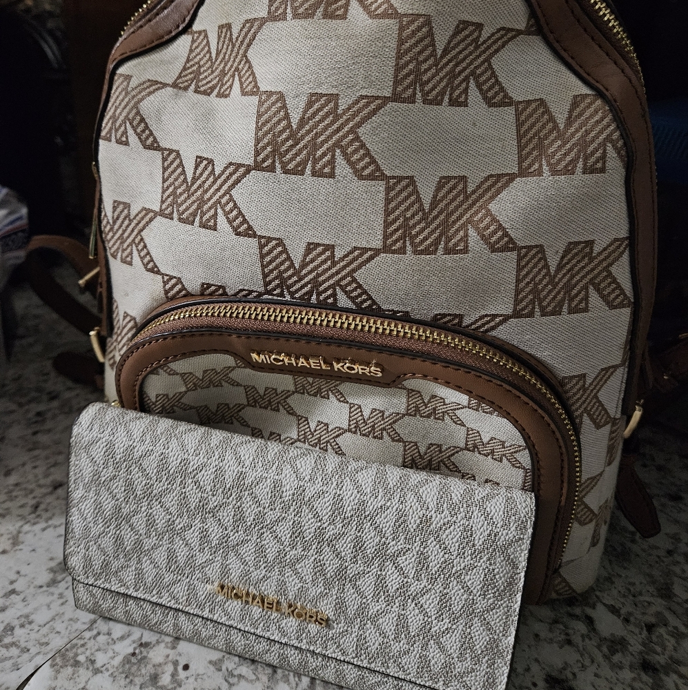 Michael Kors Wallet & Bag Set